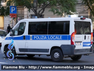 Fiat Ducato X290
Polizia Locale
Comune di Catania
POLIZIA LOCALE YA 415 AF
Parole chiave: Fiat Ducato_X290 POLIZIALOCALEYA415AF YA415AF