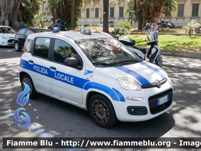 Fiat Nuova Panda II serie
Polizia Locale
Comune di Reggio Calabria
Codice Automezzo: 12
POLIZIA LOCALE YA 299 AP
Parole chiave: Fiat Nuova_Panda_IIserie POLIZIALOCALEYA299AP