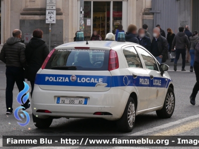 Fiat Grande Punto
Polizia Locale
Comune di Catania
Codice automezzo: 49
POLIZIA LOCALE YA 535 AD
Parole chiave: Fiat Grande_Punto PoliziaLocaleYA535AD