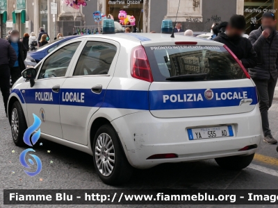 Fiat Grande Punto
Polizia Locale
Comune di Catania
Codice automezzo: 49
POLIZIA LOCALE YA 535 AD
Parole chiave: Fiat Grande_Punto PoliziaLocaleYA535AD