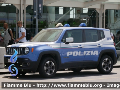 Jeep Renegade
Polizia di Stato
Allestimento NCT Nuova Carrozzeria Torinese
Decorazione Grafica Artlantis
POLIZIA N5941
Parole chiave: Jeep Renegade POLIZIAN5941