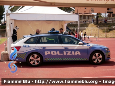 Skoda Superb Wagon III serie restyle
Polizia di Stato
Polizia Stradale
Decorazione Grafica Artlantis
POLIZIA M6342
Parole chiave: Skoda Superb_Wagon_IIIserie_restyle M6342