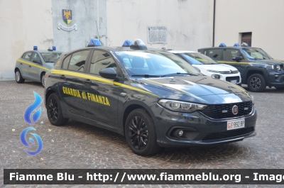 Fiat Nuova Tipo
Guardia di Finanza
Allestimento NCT Nuova Carrozzeria Torinese
Decorazione Grafica Artlantis
GdiF 992 BP
Parole chiave: Fiat Nuova_Tipo GdiF992BP