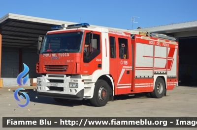 Iveco Stralis AF190S40 I serie
Vigili del Fuoco
Comando Provinciale di Udine
Distaccamento Volontario di San Daniele del Friuli
AutoPompaSerbatoio allestimento Iveco-Magirus
VF 23686
Parole chiave: Iveco Stralis_AF190S40_Iserie VF23686