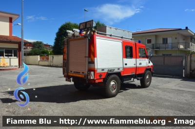 Iveco VM90
Vigili del Fuoco
Comando Provinciale di Pordenone
Distaccamento Permanente di San Vito al Tagliamento
Polisoccorso allestimento Baribbi
VF 16489
Parole chiave: Iveco VM90 VF16489