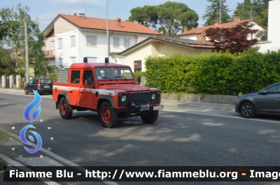 Land-Rover Defender 110
Vigili del Fuoco
Comando Provinciale di Gorizia
VF 24130
Parole chiave: Land-Rover_Defender_110