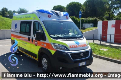 Fiat Ducato X290
S.O.G.IT.
Sezione di Lignano Sabbiadoro (UD)
Convenzionata 118 Regione FVG Soccorso
Allestimento Vision
Parole chiave: Fiat Ducato_X290 Ambulanza