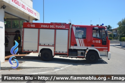 Iveco CityEuroFire 100E21 I serie
Vigili del Fuoco
Comando Provinciale di Udine
Distaccamento Volontario di Lignano Sabbiadoro (UD)
AutoPompaSerbatoio allestimento Iveco-Magirus
Ricondizionata Fortini
VF 19863
Parole chiave: Iveco_CityEuroFire_100E21_I_serie VF19863