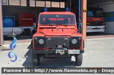 Land Rover Defender 130
Vigili del Fuoco
Comando Provinciale di Udine
Distaccamento Volontario di Lignano Sabbiadoro
VF 19253
Parole chiave: Land-Rover Defender_130 VF19253