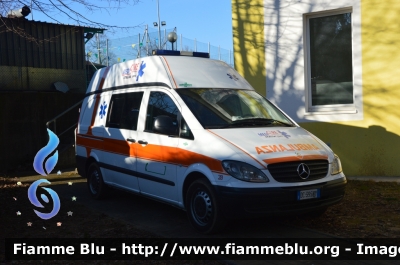 Mercedes-Benz Vito II serie
Ambulanza
Allestimento PML
Parole chiave: Mercedes-Benz Vito_IIserie