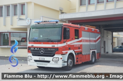 Mercedes-Benz Actros 1841 II serie
Vigili Del Fuoco
Comando Provinciale di Udine
Distaccamento Permanente di Cervignano
AutoPompaSerbatoio allesitmento BAI
Presenta una barra Haztech
VF 22621
Parole chiave: Mercedes-Benz_Actros_1841_II_serie VF22621