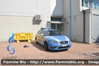 Seat Leon III serie restyle
Polizia di Stato
Squadra Volante
Allestimento NCT Nuova Carrozzeria Torinese
Decorazione Grafica Artlantis
POLIZIA M3275
Parole chiave: Seat Leon_IIIserie_restyle