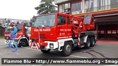 Astra BM305F
Vigili del Fuoco
Comando Provinciale di Vicenza
AutoGru da 30 ton allestimento Cormach
VF 17308
Parole chiave: VF_17308 AG_Cormach Astra-BM305F