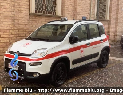 Fiat Nuova Panda II serie
Croce Rossa Italiana
Comitato di Roseto
CRI 709 AF
