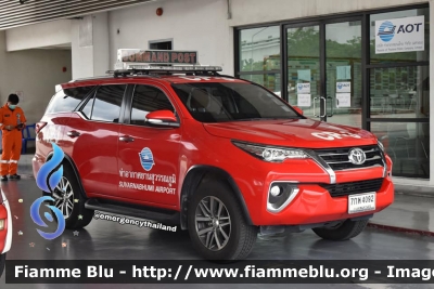 Toyota Fortuner
ราชอาณาจักรไทย - Thailand - Tailandia
ฝ่ายดับเพลิงและกู้ภัย ท่าอากาศยานสุวรรณภูมิท่าอากาศยานไทย - Suvarbhumi Airport Fire and Rescue Department
