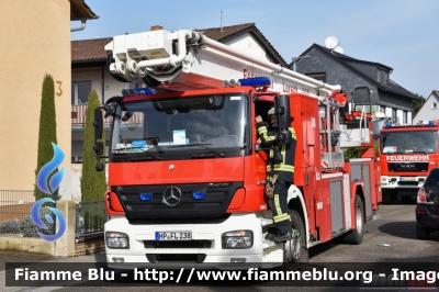 Mercedes-Benz Axor
Bundesrepublik Deutschland - Germany - Germania
Feuerwehr Lorsch HE
