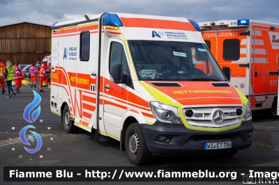 Mercedes-Benz Sprinter III serie restyle
Bundesrepublik Deutschland - Germany - Germania
Ambulance Wiesbaden HE
Parole chiave: Ambulance Ambulanza