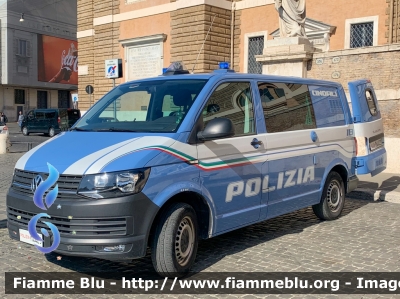 Volkswagen Transporter T6
Polizia di Stato
Unità Cinofile
Allestimento BAI
POLIZIA M4429
Parole chiave: Volkswagen Transporter_T6 POLIZIAM4429