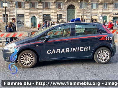 Fiat Grande Punto
Carabinieri
CC DE 496
Parole chiave: Fiat Grande_Punto CCDE496