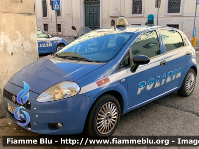 Fiat Grande Punto
Polizia di Stato
Reparto Mobile di Roma
Polizia F7067
Parole chiave: Fiat Grande_Punto POLIZIAF7067