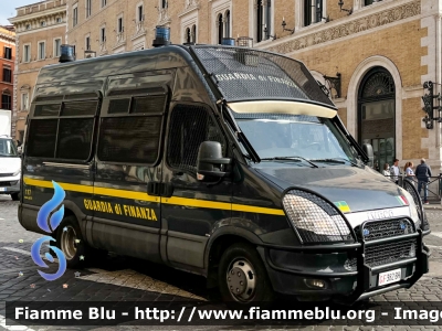 Iveco Daily V serie
Guardia di Finanza
Automezzo per Ordine Pubblico
Allestimento Sperotto
GdiF 382 BH
Parole chiave: Iveco Daily_V serie GdiF382BH