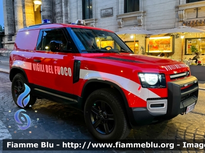 Land Rover Defender Hardtop 90 II serie
Vigili del Fuoco
Comando Provinciale di Roma 
Allestimento Elevox
VF 31700
Parole chiave: Land-Rover Defender_Hardtop_90_IIserie Vf31700