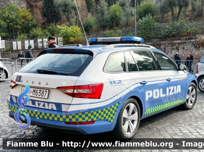 Skoda Superb Wagon III serie restyle
Polizia di Stato 
Polizia Stradale 
Decorazione Grafica Artlantis 
POLIZIA M6387
Parole chiave: Skoda Superb_Wagon_IIIserie_restyle POLIZIAM6387