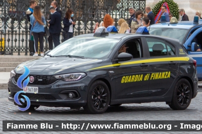 Fiat Nuova Tipo
Guardia di Finanza
Allestimento NCT Nuova Carrozzeria Torinese
Decorazione Grafica Artlantis
GdiF 941 BP
Parole chiave: Fiat Nuova_Tipo GdiF941BP