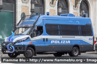 Iveco Daily VI serie restyle
Polizia di Stato
Reparto Mobile
Allestimento Sperotto
POLIZIA M5895
Parole chiave: Iveco Daily_VIserie_restyle POLIZIAM5895