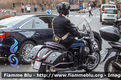 Moto Guzzi California Touring 1400
Carabinieri
Reggimento Corazzieri
CC A4906
Parole chiave: Mot-Guzzi California_Touring_1400 CCA4906