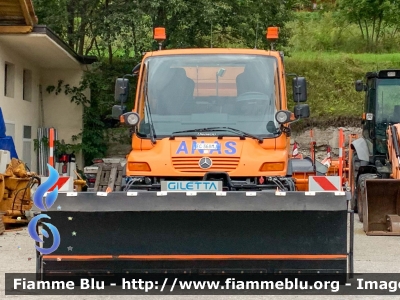 Mercedes-Benz Unimog U300
ANAS
Allestimento Giletta con lama sgombraneve e spargisale
Parole chiave: Mercedes-Benz Unimog_U300