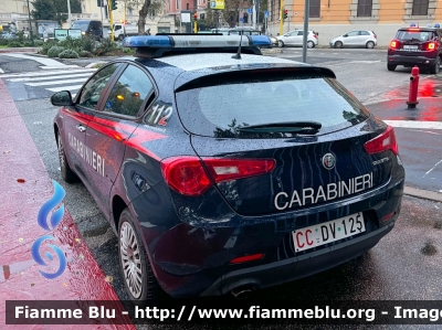 Alfa Romeo Nuova Giulietta restyle
Carabinieri
Pattuglia Mobile di Zona
Allestimento NCT Nuova Carrozzeria Torinese
Decorazione Grafica Artlantis
CC DV 125
Parole chiave: Alfa-Romeo Nuova_Giulietta_restyle CCDV125