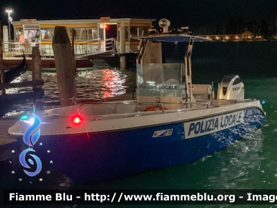 Imbarcazione
Polizia Locale Venezia
Codice Automezzo : 23
RV 07614
Parole chiave: Imbarcazione