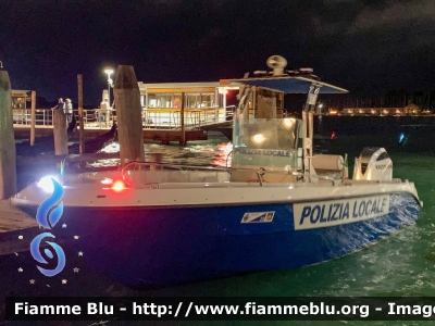 Imbarcazione
Polizia Locale Venezia
Codice Automezzo : 23
RV 07614
Parole chiave: Imbarcazione