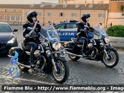 Moto Guzzi California Touring 1400
Carabinieri
Reggimento Corazzieri
CC A4904
CC A4908
Parole chiave: Moto-Guzzi California_Touring_1400 CCA4904 CCA4908