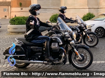 Moto Guzzi California Touring 1400
Carabinieri
Reggimento Corazzieri
CC A4904
CC A4908
Parole chiave: Moto-Guzzi California_Touring_1400 CCA4904 CCA4908