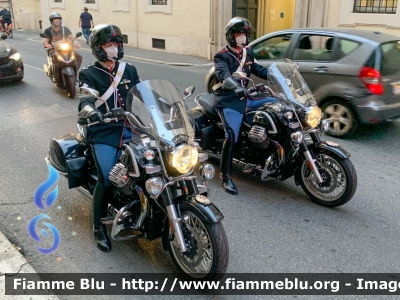 Moto Guzzi California Touring 1400
Carabinieri
Reggimento Corazzieri
CC A4904
CC A4908
Parole chiave: Moto-Guzzi California_Touring_1400 CCA4904 CCA4908