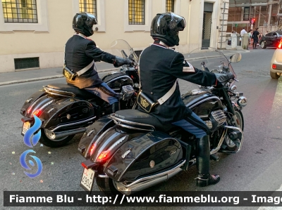 Moto Guzzi California Touring 1400
Carabinieri
Reggimento Corazzieri
CC A4904
CC A4908
Parole chiave: Moto-Guzzi California_Touring_1400 CCA4904 CCA4908