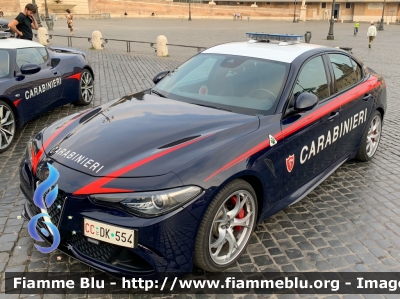 Alfa Romeo Nuova Giulia Quadrifoglio
Carabinieri 
Nucleo Radiomobile di Roma
Allestimento FCA
CC DK 554
Parole chiave: Alfa-Romeo Nuova_Giulia_Quadrifoglio CCDK554