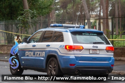 Jeep Grand Cherokee
Polizia di Stato
Reparto Prevenzione Crimine
Unità Operativa di Primo Intervento
POLIZIA M2862
Parole chiave: Jeep Grand_Cherokee POLIZIAM2862