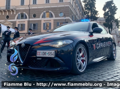 Alfa Romeo Nuova Giulia Quadrifoglio
Carabinieri 
Nucleo Radiomobile di Roma
Allestimento FCA
CC DK 554
Parole chiave: Alfa-Romeo Nuova_Giulia_Quadrifoglio CCDK554