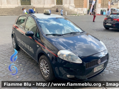 Fiat Grande Punto
Carabinieri
CC CY 436
Parole chiave: Fiat Grande_Punto CCCY436