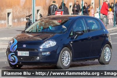 Fiat Punto VI serie
Carabinieri
Reggimento Corazzieri
CC DT 890
Parole chiave: Fiat Punto_VIserie CCDT890