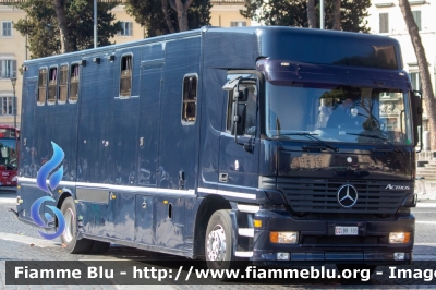 Mercedes-Benz Actros 1835 I serie
Carabinieri
Reggimento Corazzieri
Trasporto cavalli
Allestimento Valli
CC BR 105
Parole chiave: Mercedes-Benz Actros_1835_Iserie CCBR105