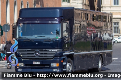 Mercedes-Benz Actros 1835 I serie
Carabinieri
Reggimento Corazzieri
Trasporto cavalli
Allestimento Valli
CC BR 105
Parole chiave: Mercedes-Benz Actros_1835_Iserie CCBR105