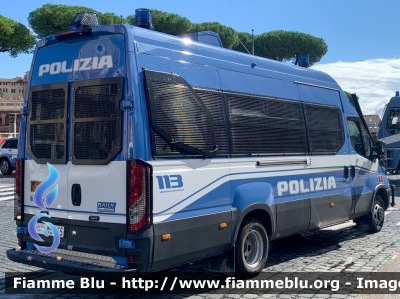 Iveco Daily VI serie restyle
Polizia di Stato 
Reparto Mobile 
IV Reparto Mobile Genova
Allestimento Sperotto 
POLIZIA M5855
Parole chiave: Iveco Daily_VIserie_restyle POLIZIAM5855