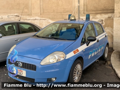 Fiat Grande Punto
Polizia di Stato
Reparto Mobile di Roma
POLIZIA F7067
Parole chiave: Fiat Grande_Punto POLIZIAF70767