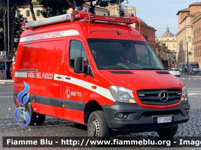 Mercedes-Benz Sprinter 4x4 III serie restyle
Vigili del Fuoco
Comando Provinciale di Roma
Nucleo Soccorso Subacqueo Acquatico
Nucleo Sommozzatori
Allestimento Tekne
"Sierra 2"
VF 29596
Parole chiave: Mercedes-Benz Sprinter_4x4_IIIserie_restyle VF29596