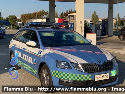 Skoda Octavia Wagon V serie
Polizia di Stato
Polizia Autostradale in servizio sulla rete Autostrade per l'Italia
Allestimento Focaccia
Decorazione Grafica Artlantis
Con nuova decorazione
POLIZIA M3770
Parole chiave: Skoda Octavia_Wagon_Vserie POLIZIAM3770