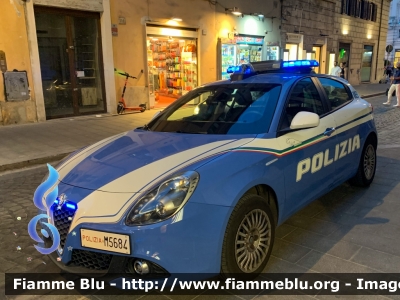 Alfa Romeo Nuova Giulietta restyle
Polizia di Stato
Squadra Volante
Allestimento NCT Nuova Carrozzeria Torinese
Decorazione Grafica Artlantis
POLIZIA M5684
Parole chiave: Alfa-Romeo Nuova _Giulietta_restyle POLIZIAM5684